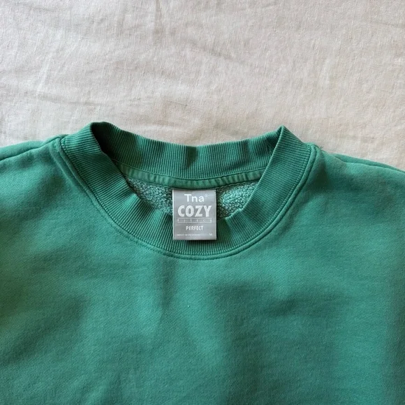 Aritzia Sweatfleece Perfect Crewneck Sweatshirt - Picture 3 of 4